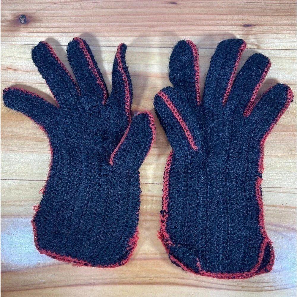 VINTAGE 1940s Ladies Hand Crocheted Openwork Black Dress Gloves Black W/Red Trim
